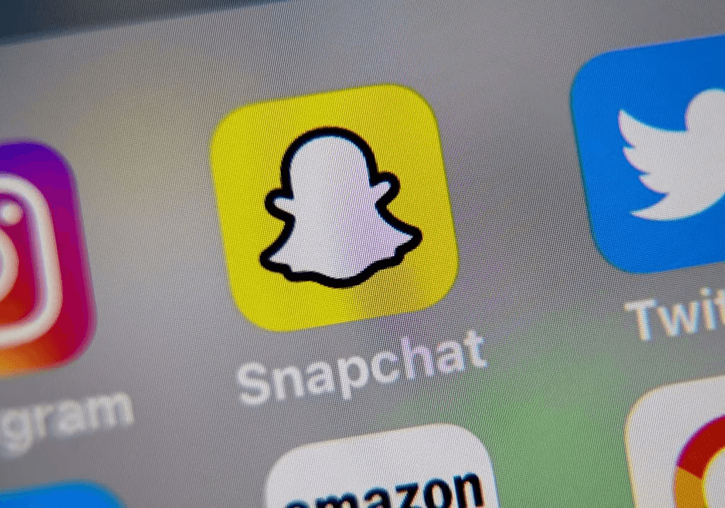 Snapchat đang đưa quảng cáo vào tab Trò chuyện